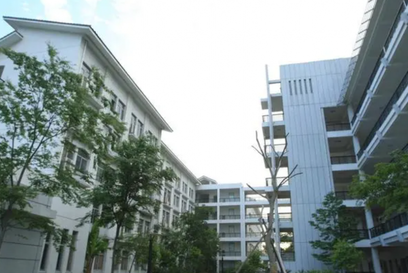 吳興高級(jí)中學(xué)地址，乘車(chē)路線