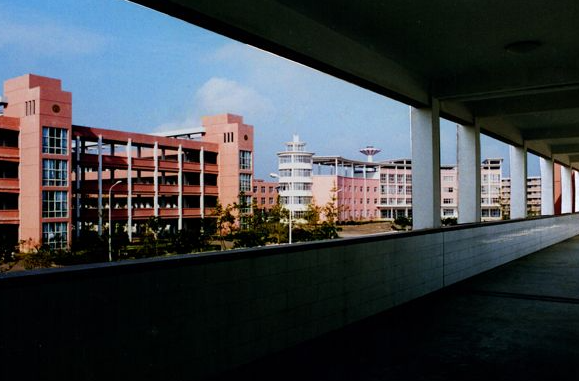 長興金陵高級中學(xué)地址，乘車路線