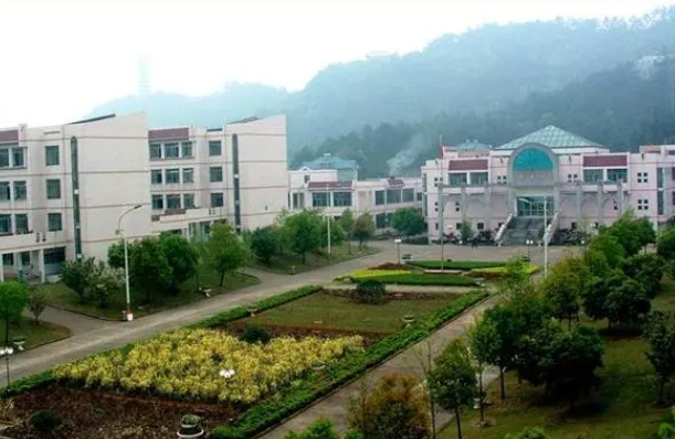 浙江省蘭溪市第一中學地址，乘車路線