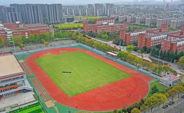艾青中學怎么樣、好不好