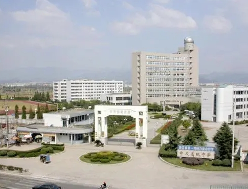 東陽市中天高級中學(xué)地址，乘車路線