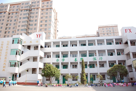 2023新鄉(xiāng)市外國(guó)語學(xué)校錄取分?jǐn)?shù)線(2024年參考)