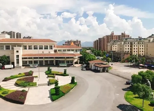 衢江區(qū)大洲中學(xué)地址，乘車路線