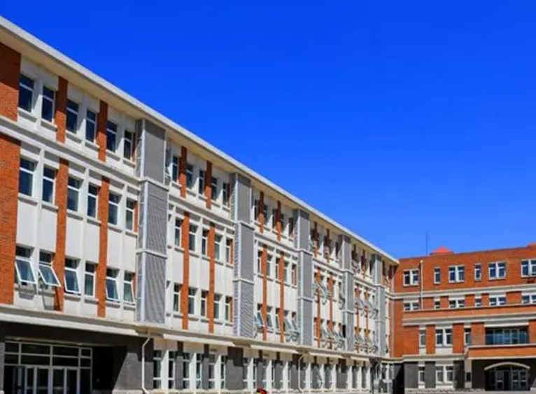 北京市第三中學(xué)地址，乘車路線