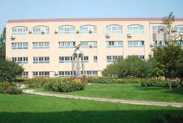 北京市第七中學(xué)地址，乘車路線