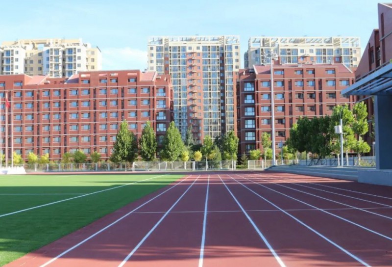 北京亦莊實(shí)驗(yàn)中學(xué)地址，乘車路線