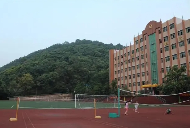 重慶市青木關(guān)中學(xué)校招生簡章2024年