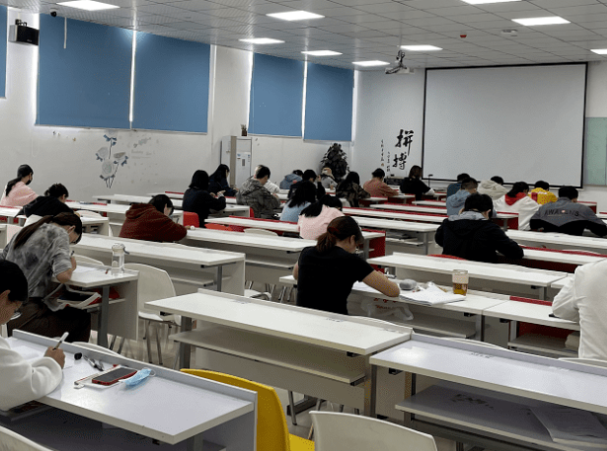 2024年新高考專業(yè)重要還是學(xué)校重要？志愿填報的注意事項