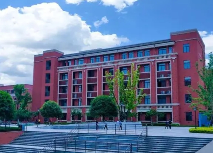 重慶史迪威外國(guó)語(yǔ)學(xué)校地址，乘車(chē)路線