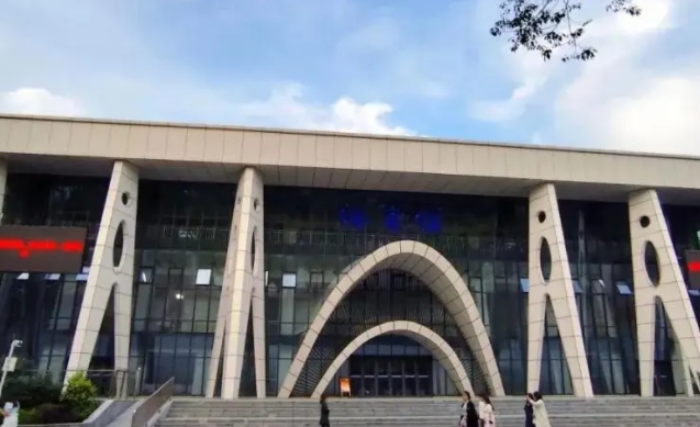 益陽職業(yè)技術(shù)學(xué)院藝術(shù)類學(xué)費(fèi)（2024）