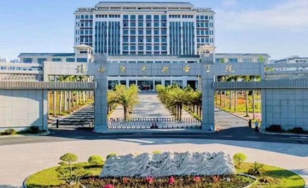 北?？叼B(yǎng)職業(yè)學院藝術類學費（2024）