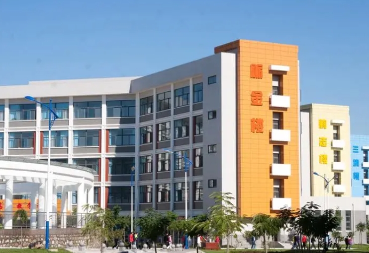 燕山大學(xué)附屬中學(xué)地址，乘車路線