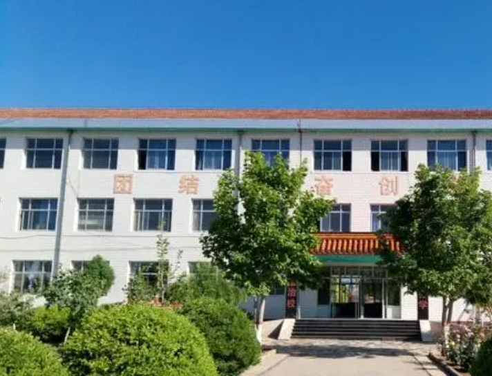 2024青龍滿族自治縣滿族中學(xué)招生計(jì)劃 招生人數(shù)是多少(附要求、條件、對(duì)象)
