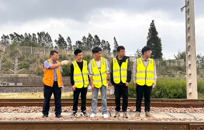 山西2025年鐵路學(xué)校和職高哪個好