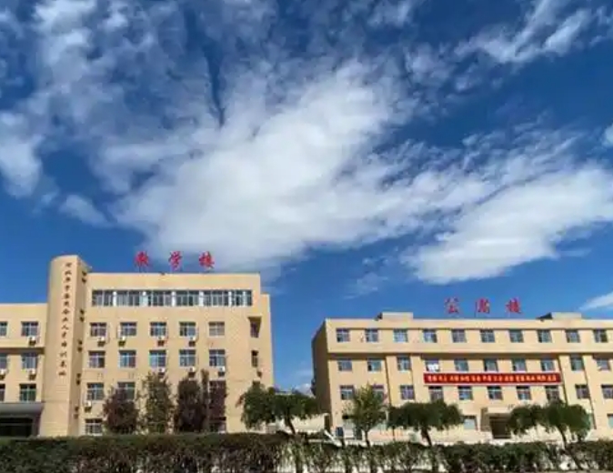 2025保定萬衡高級(jí)中學(xué)多少錢(學(xué)費(fèi)明細(xì))