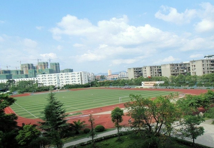 龍泉二中怎么樣、好不好