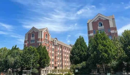 把廉潔警示教育開設(shè)在項目現(xiàn)場