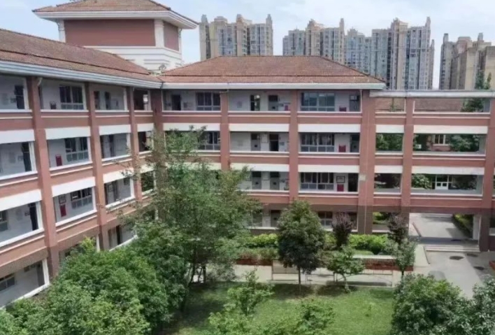 崇慶中學地址，乘車路線