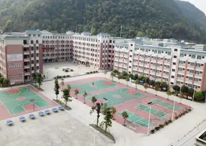 崇州市江源鎮(zhèn)中學(xué)怎么樣、好不好