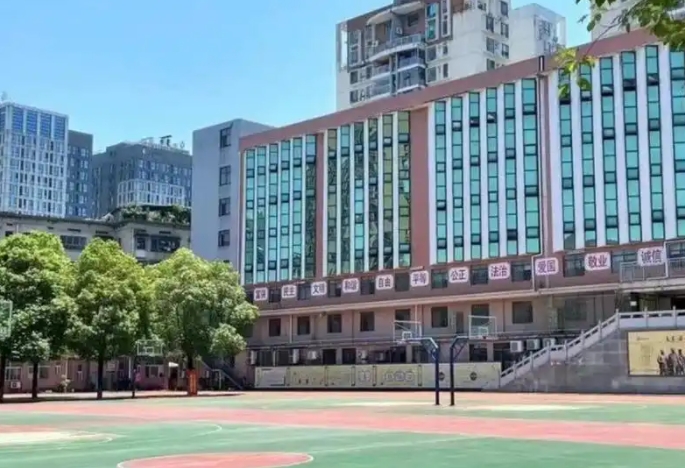 四川省都江堰市第四中學(xué)怎么樣、好不好