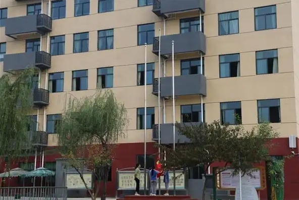 成都市青白江區(qū)龍王中學地址，乘車路線